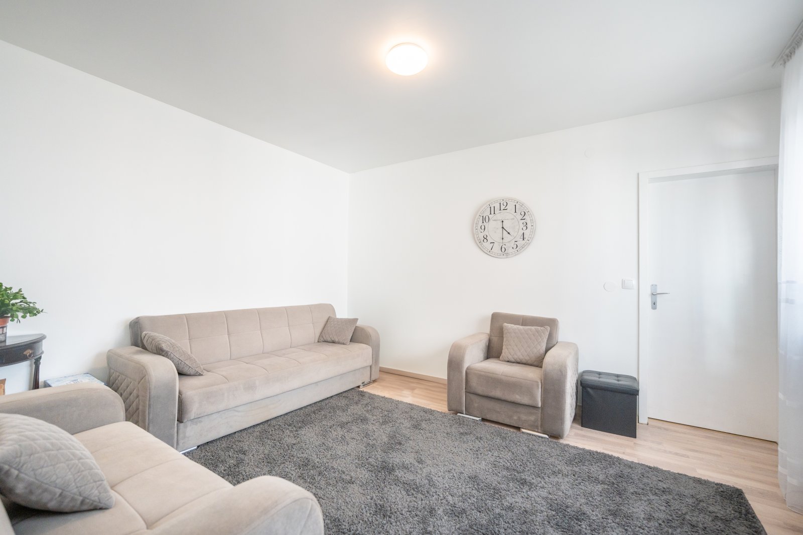 Zweifamilienhaus in zentraler Lage Zweifamilienhaus in zentraler Lage