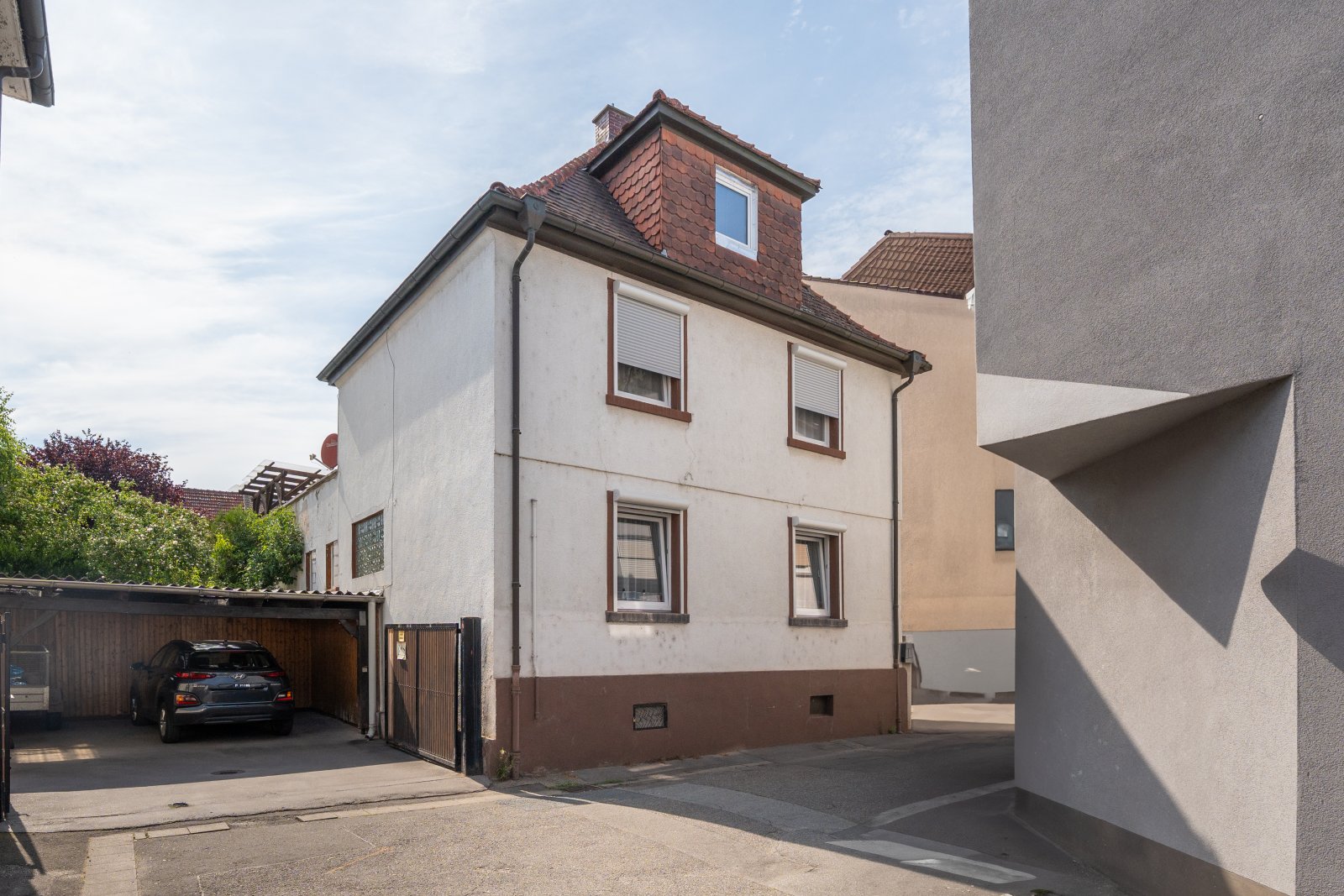 Zweifamilienhaus in zentraler Lage Zweifamilienhaus in zentraler Lage